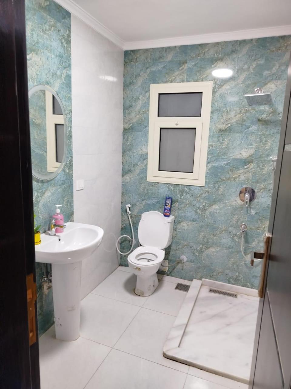 Apartment كمبوند المعادى جاردنز بجوار كمبوند البارون سيتي و نادى الصيد القطاميه على الطريق الدائري *